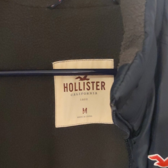 Navy blue Hollister wind breaker - Picture 2 of 3